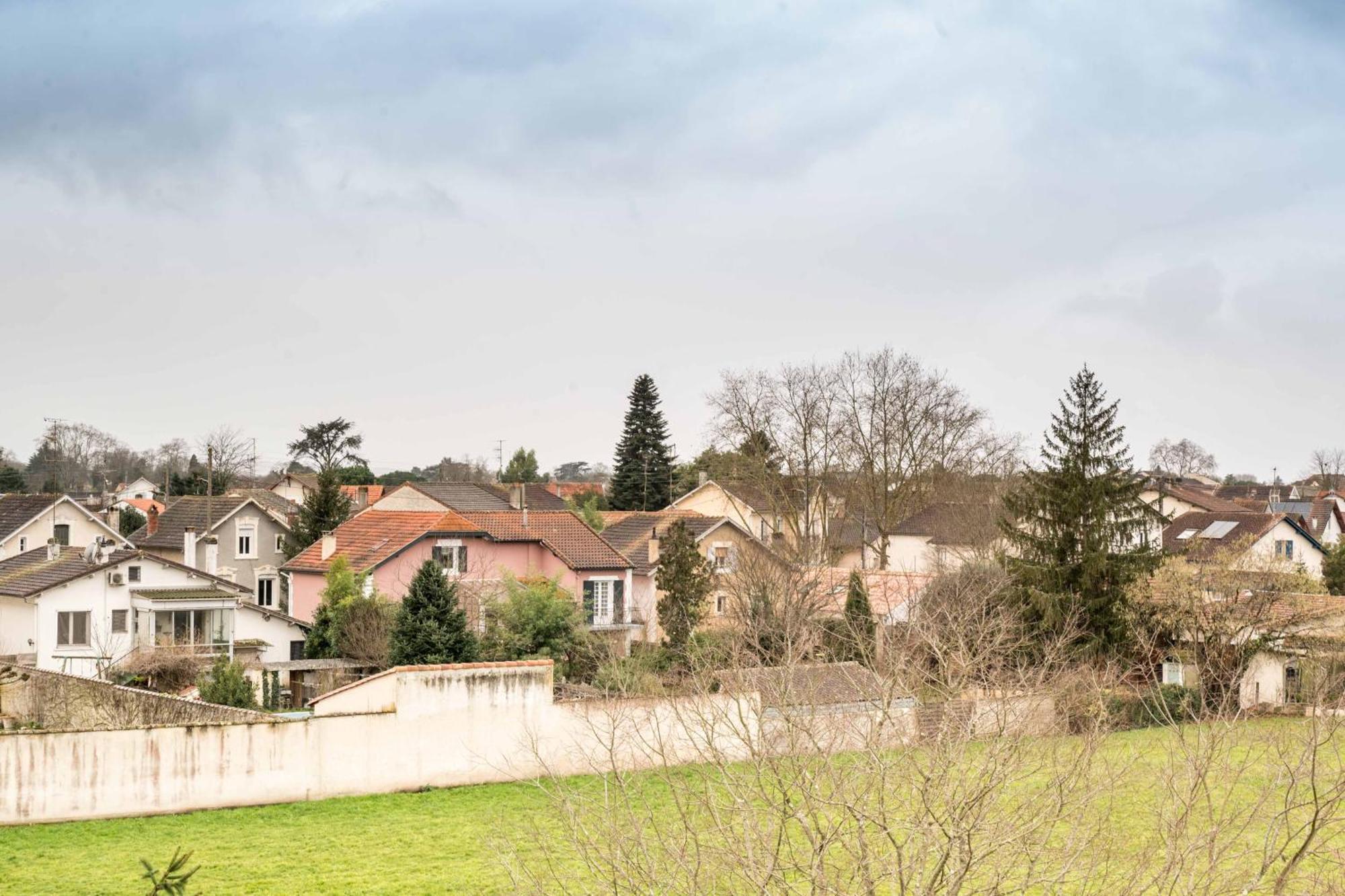 Le Ambroise - T3 Spacieux Et Calme Avec Parking Gratuit Bergerac Buitenkant foto